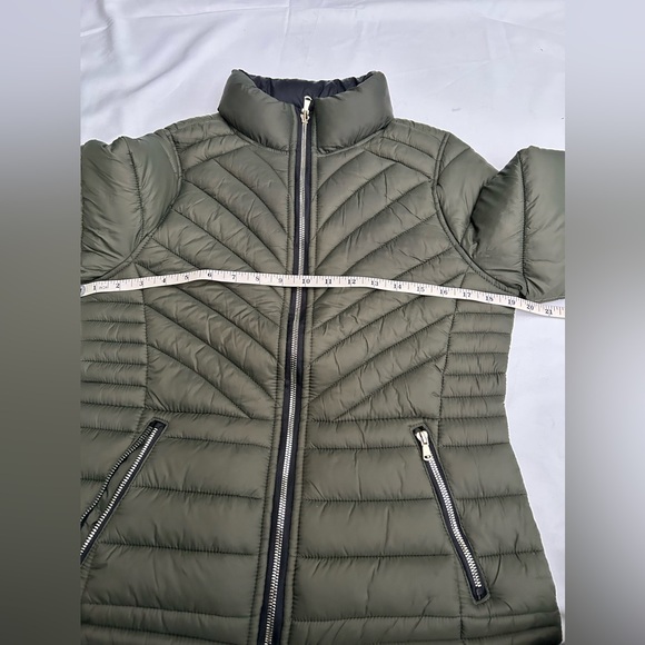 Reversible Quilted Puffer Jacket - Picture 7 of 8